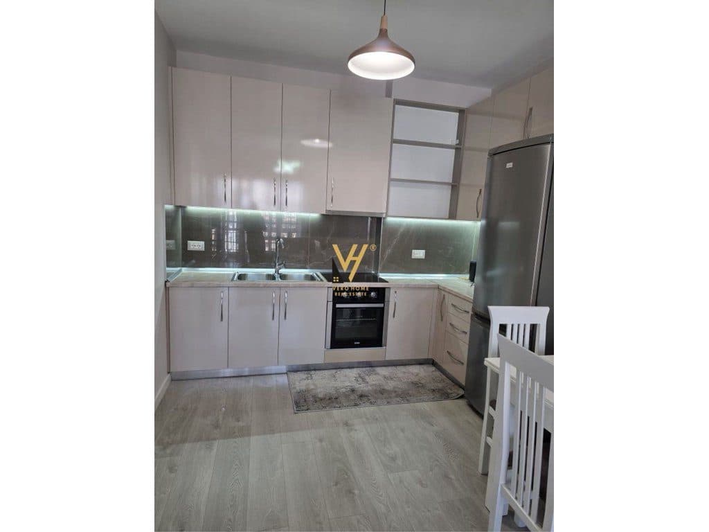 JEPET APARTAMENT 1+1 ME QERA NE ASTIR 450 EURO