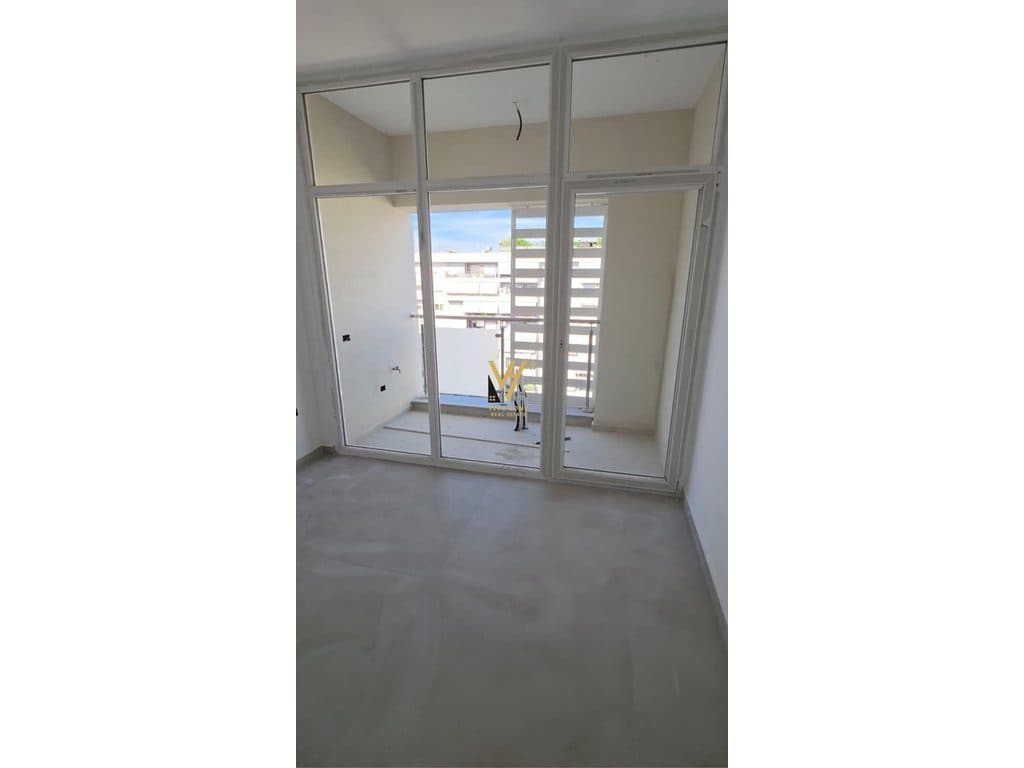 JEPET ZYRE 25 M2 ME QIRA TE KOMUNA E PARISIT 600 EURO