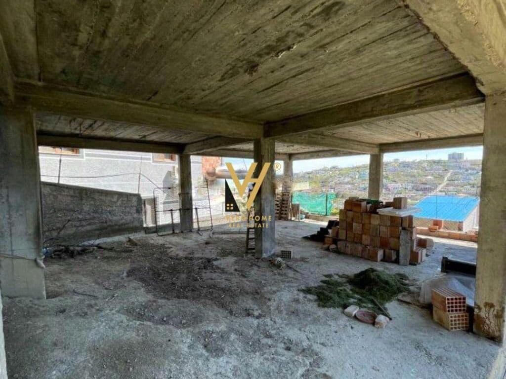 Shitet shtepi dykateshe+truall ne Durres 301 m2