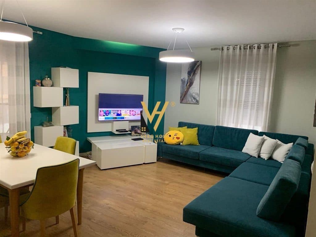 JEPET APARTAMENT 2+1+BLK ME QIRA TEK KONTAKTI 800 EURO