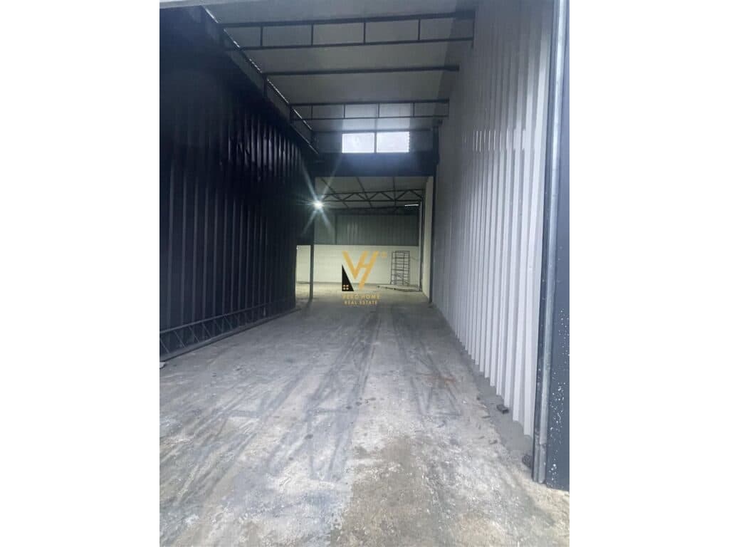 Jepet Magazine me qera ne Vore 140 m2