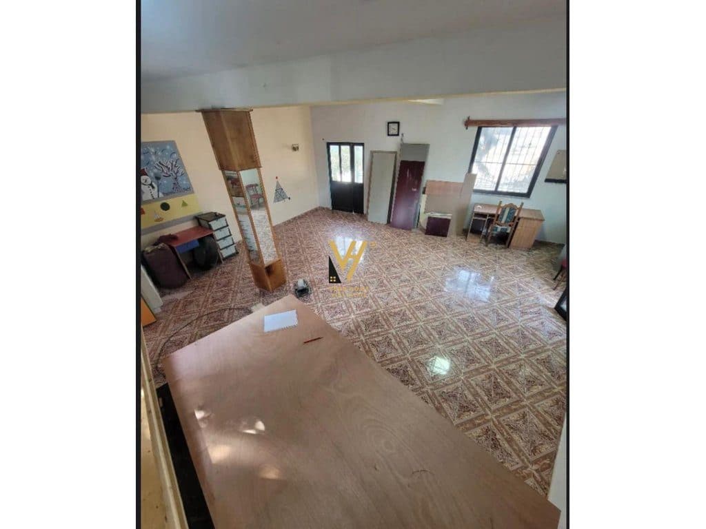 JEPET AMBIENT BIZNESI 170 M2 ME QIRA NE ASTIR 400 EURO 2