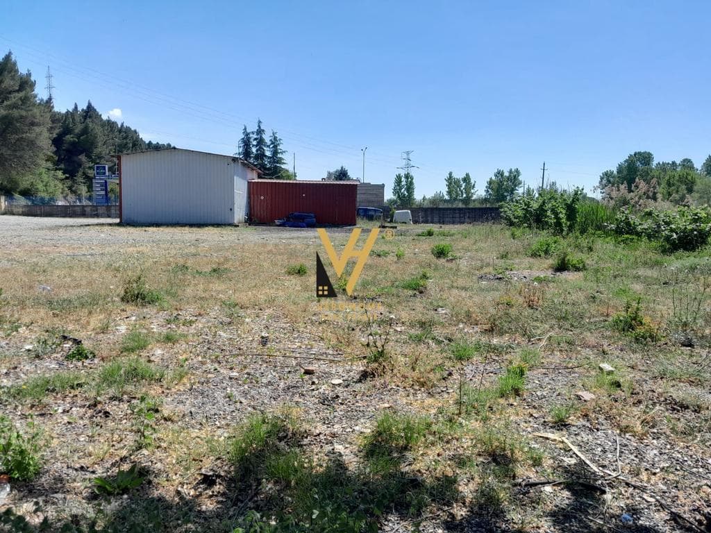 SHITET TOKE 2.430 M2 NE AKSIN MILOT-LAÇ 160.000 EURO