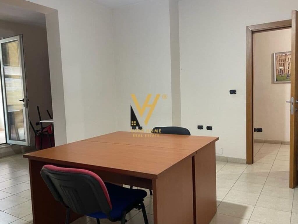 Jepet zyre me qera ne Don Bosko 200 m2 2