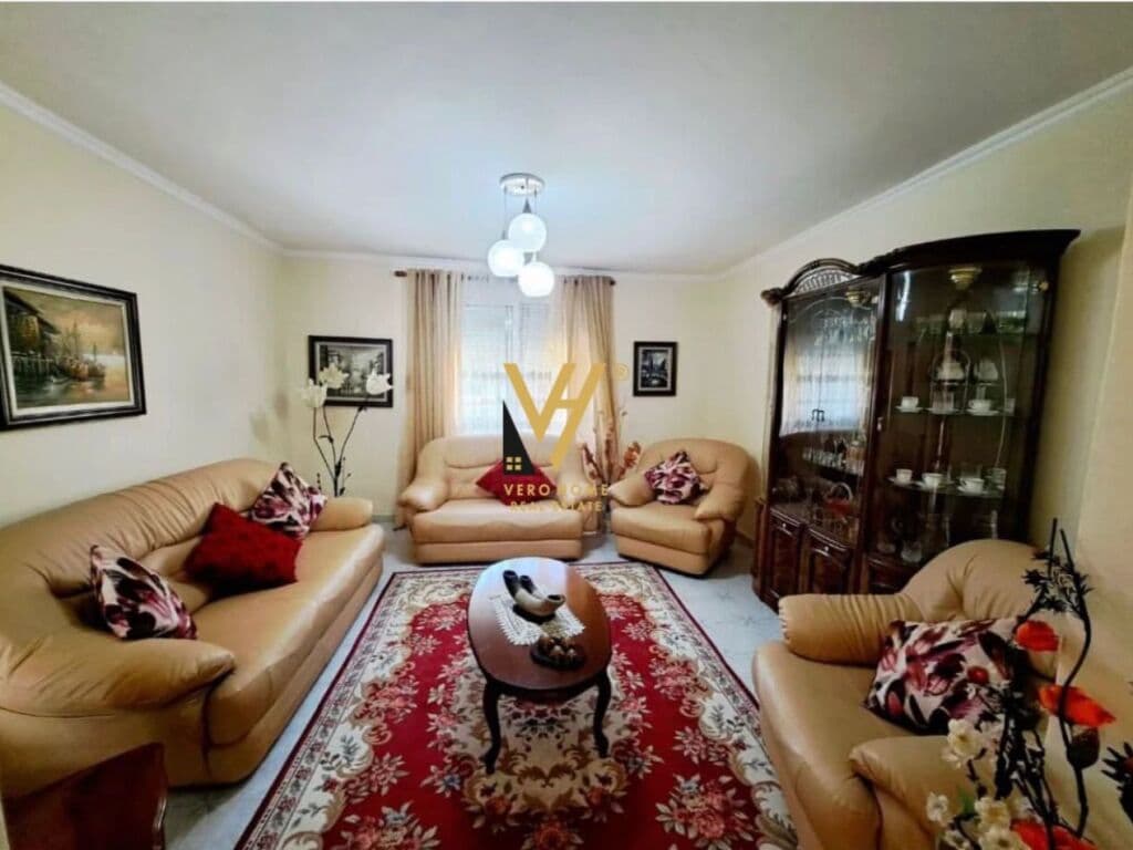 Shitet Shtepi Private dhe dyqan ne Kavaje 107 m2