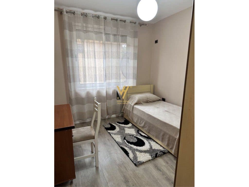JEPET APARTAMENT 2+1 ME QERA TE KESH,KOMUNA E PARISIT 70.000 LEKE 4