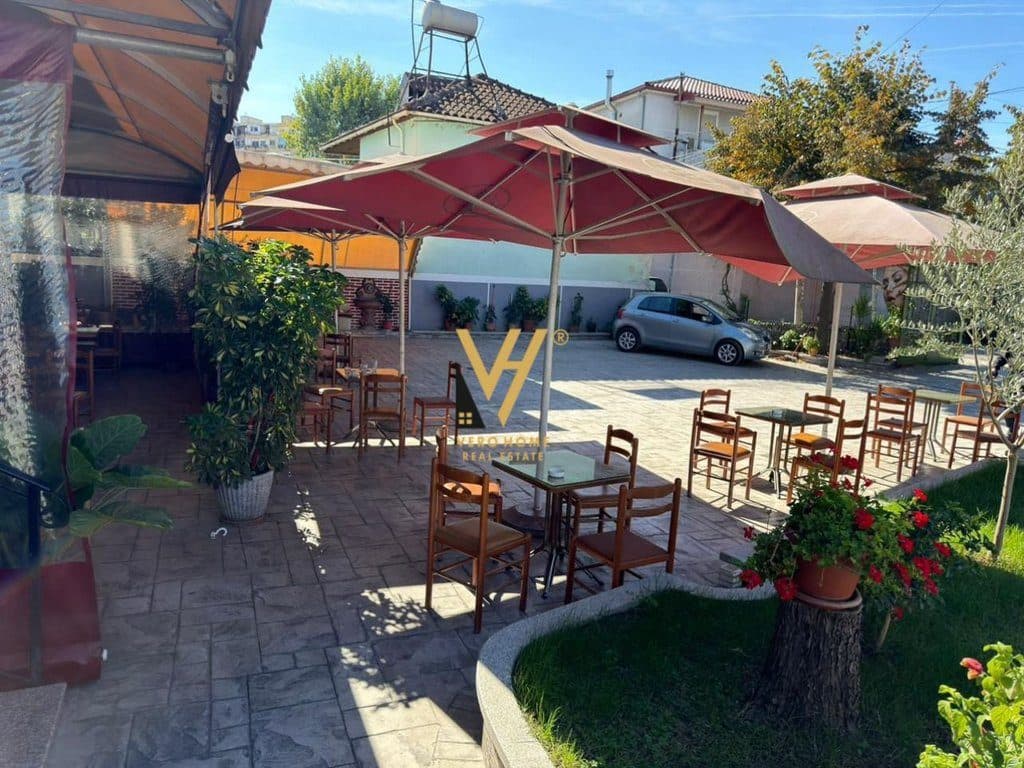 JEPET AMBIENT BIZNESI 500 M2 ME QERA NE KASHAR 4.000 EURO 4