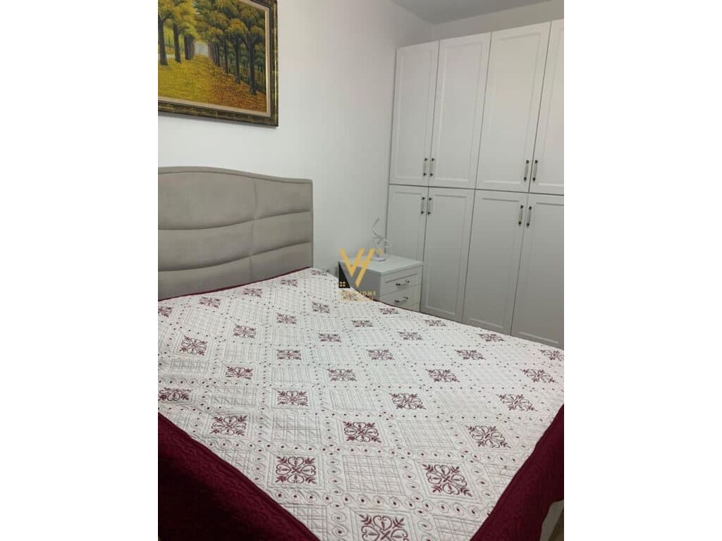 Jepet Apartament 2+1 me qera te American 3 , 90 m2 4