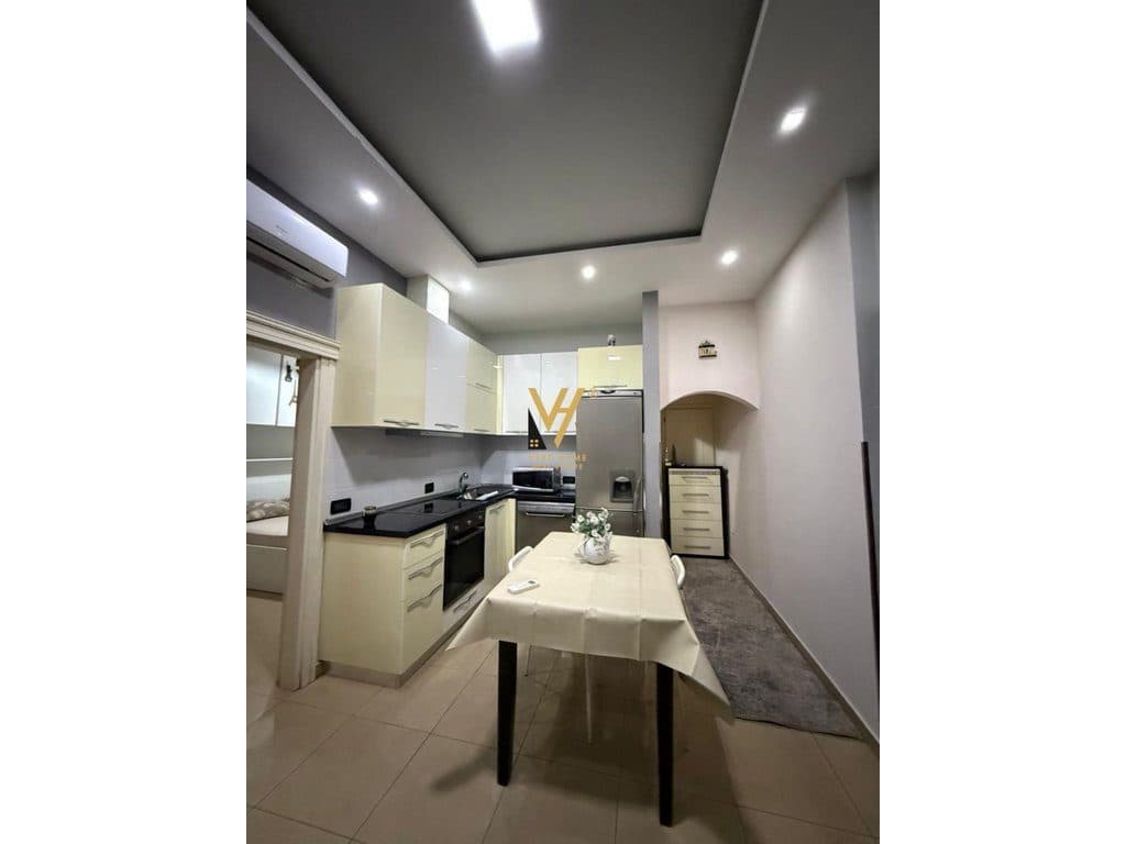 JEPET APARTAMENT 1+1 ME QERA TE TREGU ELEKTRIK 50.000 LEKE 2