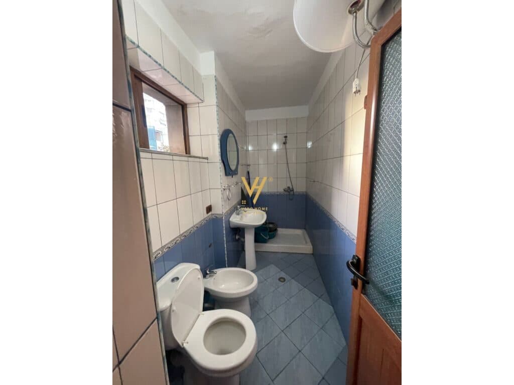 JEPET ZYRE 62 M2 ME QERA TE PAZARI I RI 700 EURO 3