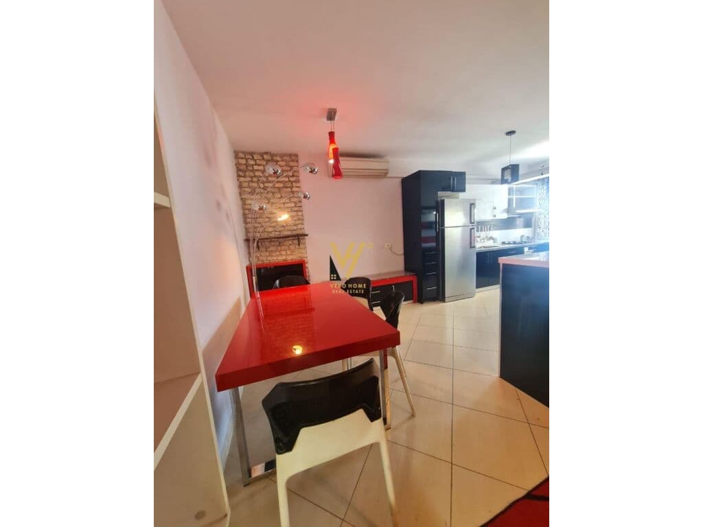 Jepet Apartament 2+1+2+ballkon me qera te Rruga Ndre Mjeda 100 m2 4