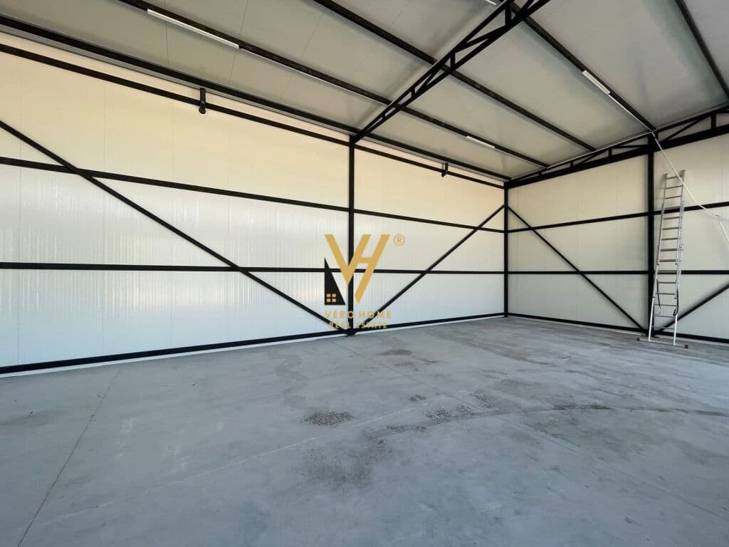 Jepet Kapanon me qera te Rruga e Arberit 240 m2 2
