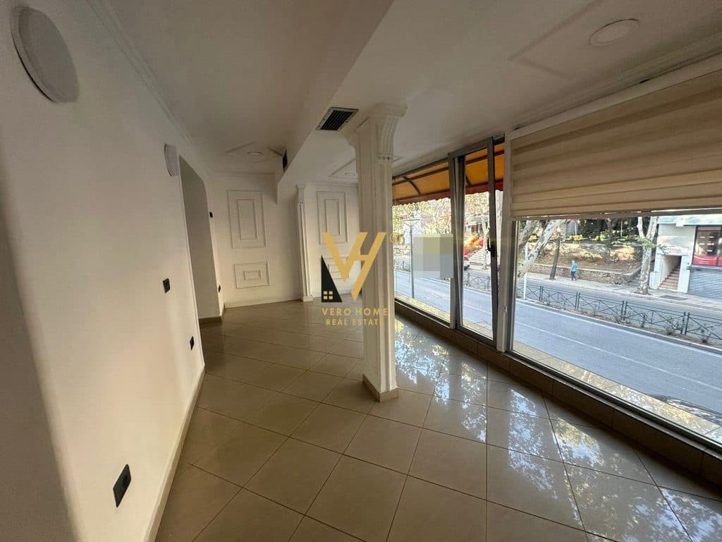 JEPET AMBIENT BIZNESI 113 M2 ME QERA RRUGA FERIT XHAJKO 100.000 LEKE