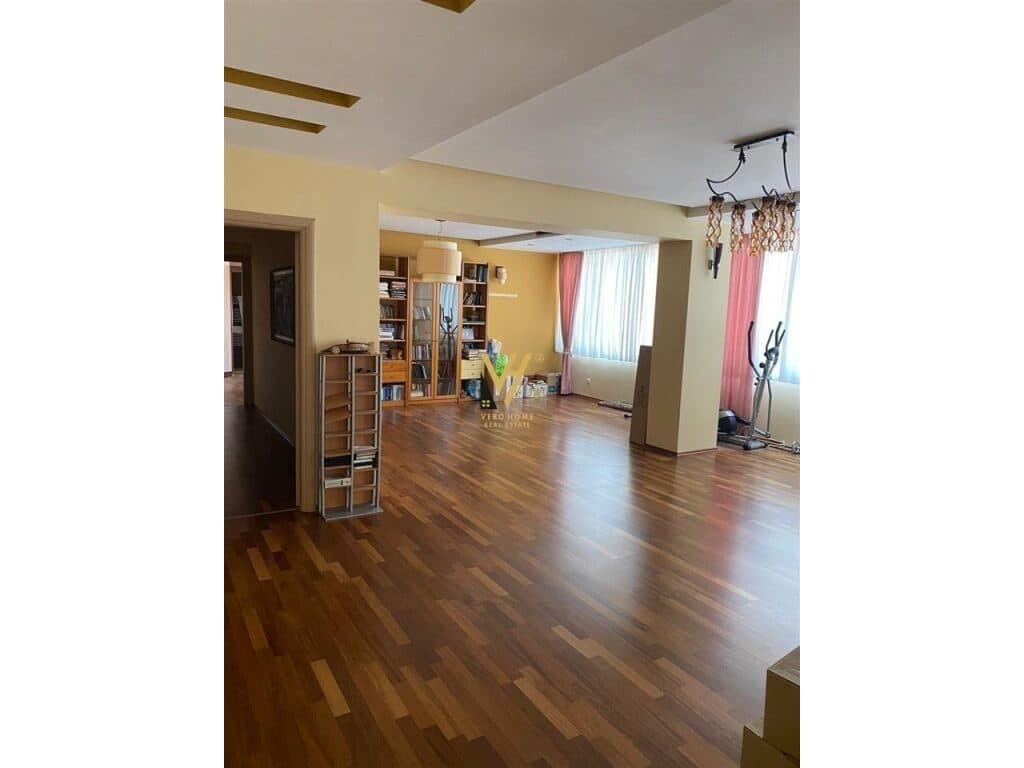 Jepet Zyre me qera ne Bllok , Xheko Imperial 160 m2 2