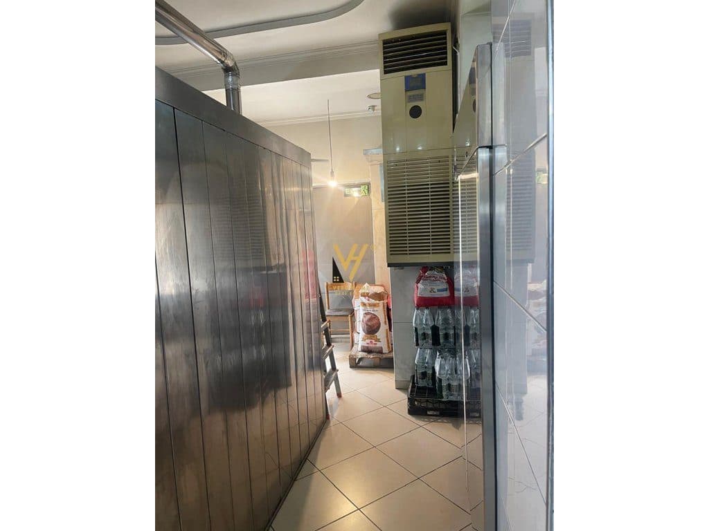 JEPET DYQAN 53M2 ME QERA TEK HARRY FULTZ 1.800 EURO 2