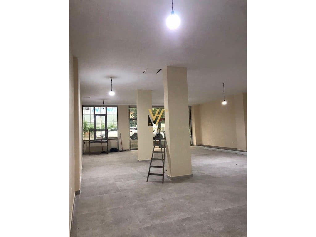 JEPET AMBIENT BIZNESI 157 M2 ME QERA NE FRESK 1.000 EURO 3