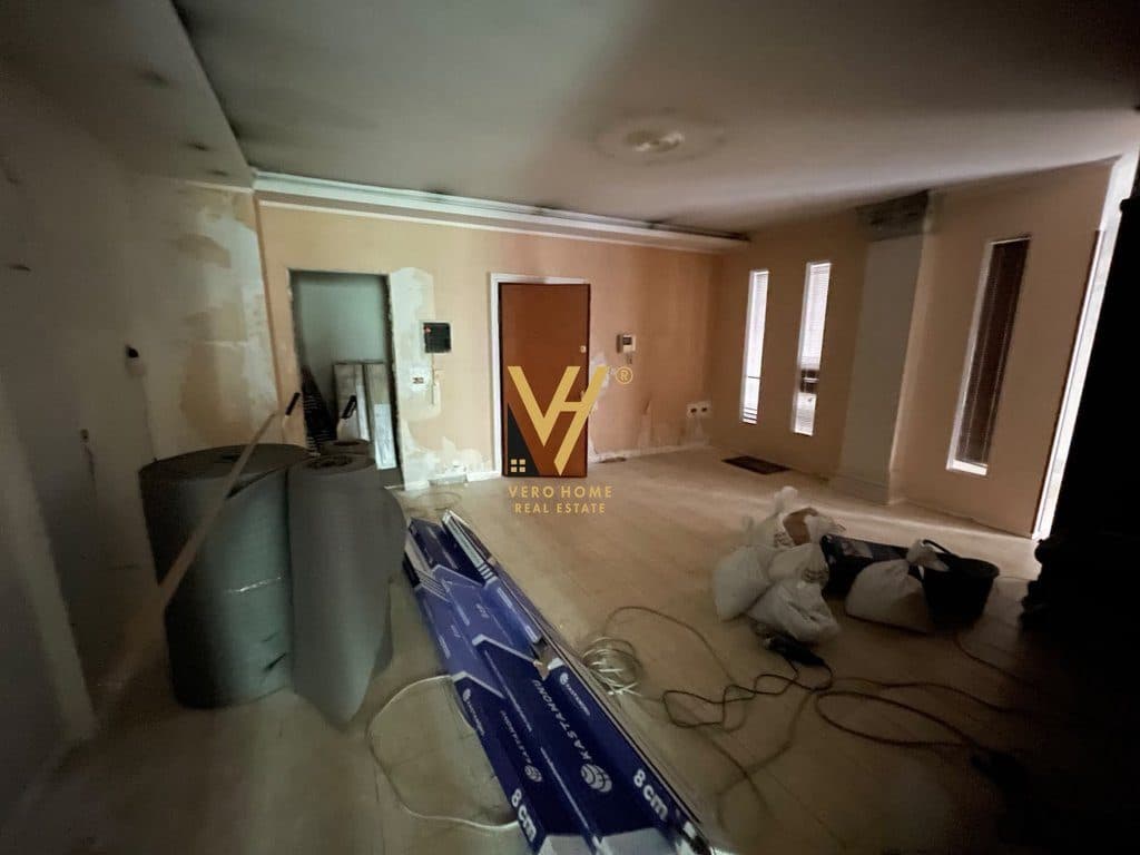 JEPET ZYRE 110 M2 ME QIRA TE RR.SAMI FRASHERI 1.200 EURO 2