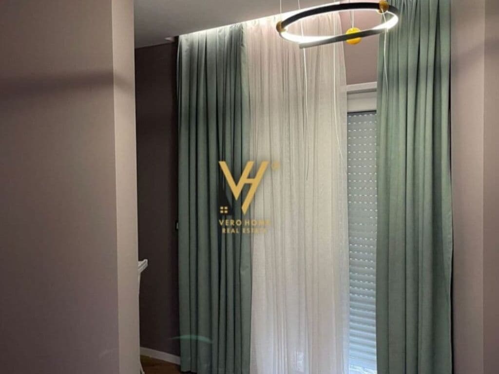 Jepet Apartament 3+1+2 me qera te Kodra e Diellit 2 130 m2