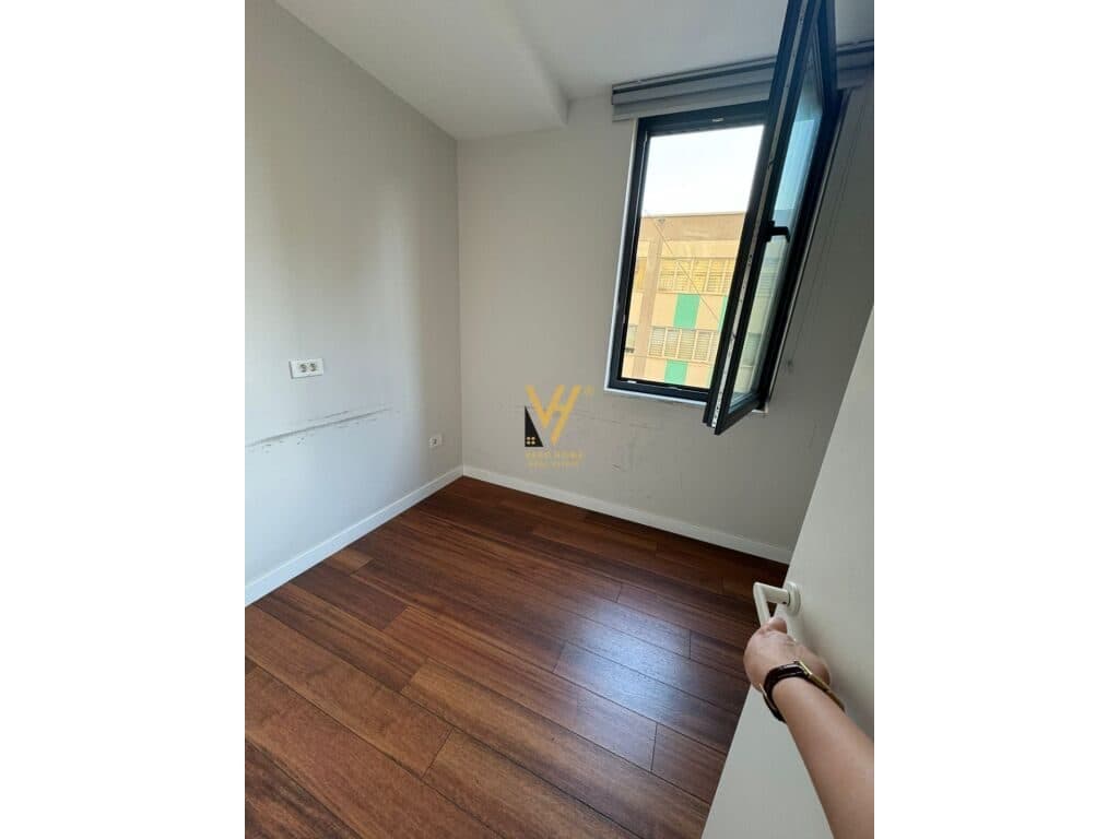 Jepet Zyre me qera te Shallvaret 150 m2 2