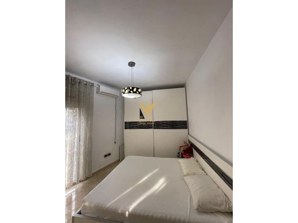 JEPET APARTAMENT 2+1+2+BLK ME QIRA TE KOMUNA E PARISIT 60.000 LEKE 4