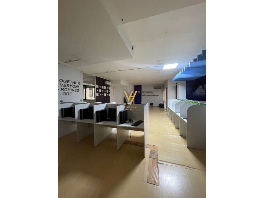 Jepet zyre me qera te Blloku 400 m2 2