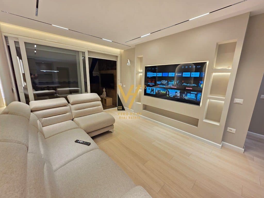 SHITET APARTAMENT 2+1+2 ME VERANDE TE ISH EKSPOZITA 305.000 EURO