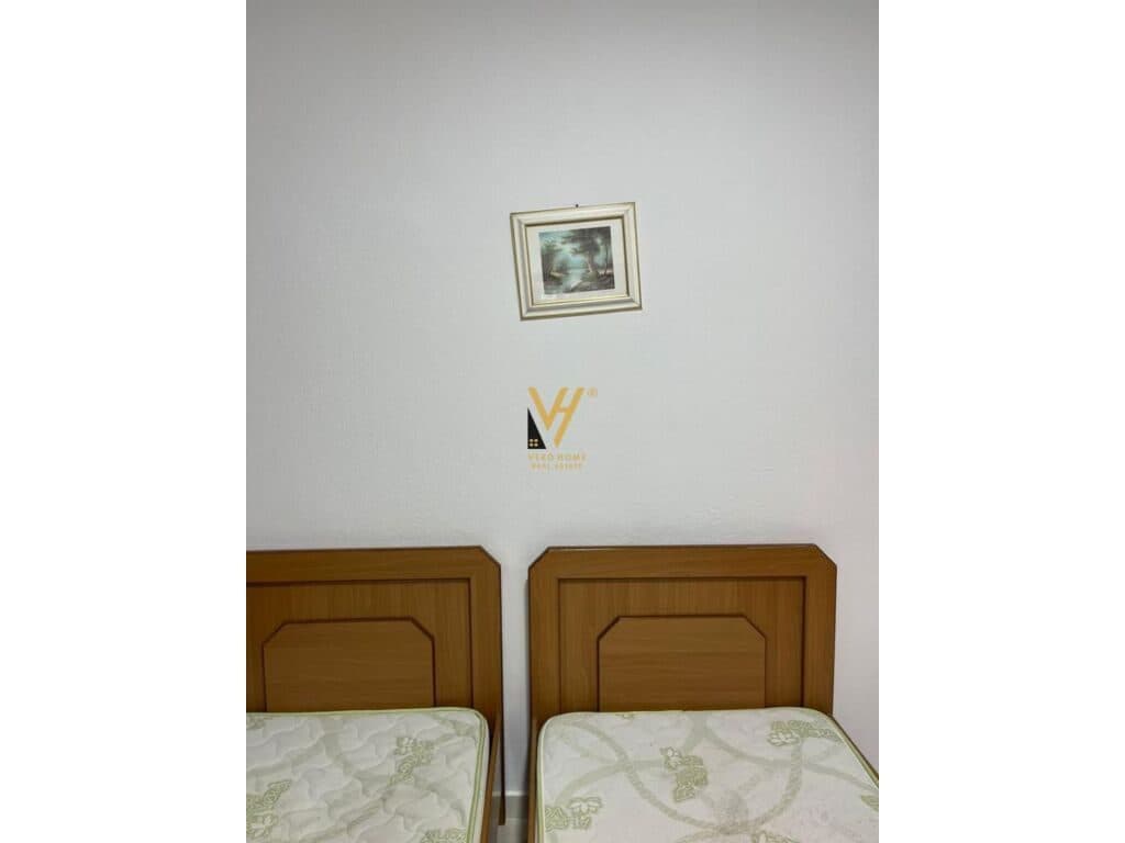 Shitet apartament 1+1 te Medreseja 56 m2 2