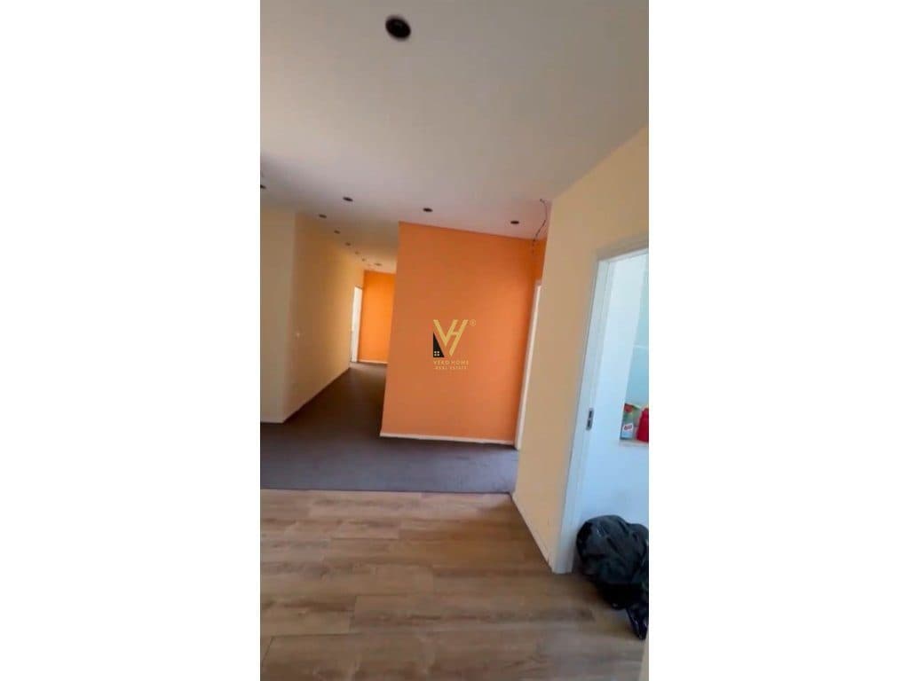 JEPET ZYRE 220 M2 ME QIRA TEK 5 MAJI 65.000 LEKE 4