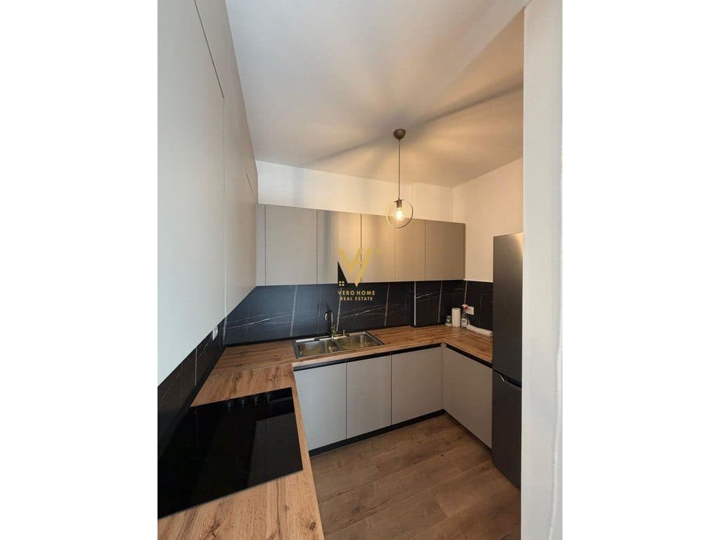 JEPET APARTAMENT 2+1+2+2BLK ME QERA TEK AKSES TIRANA 70.000 LEKE 3