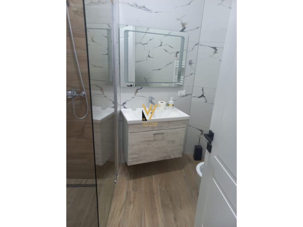 Jepet zyre me qera te Rruga e Durresit 200 m2 3