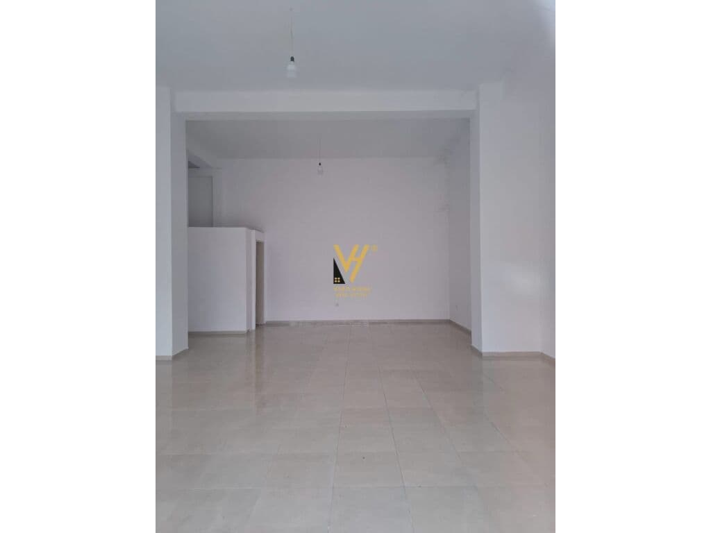 JEPET DYQAN 80 M2 ME QERA TE UNAZA E RE 80.000 LEKE