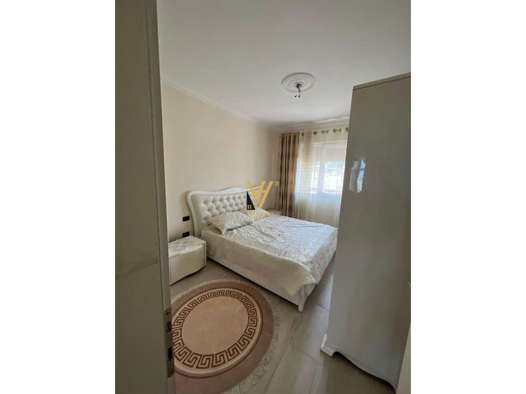 JEPET APARTAMENT 2+1+ BLK ME QERA TE KOPSHTI BOTANIK 50.000 LEKE 3