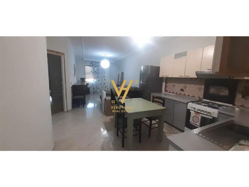 Jepet Apartament 2+1+ballkon me qera te Petro Nini Luarasi 72 m2 3