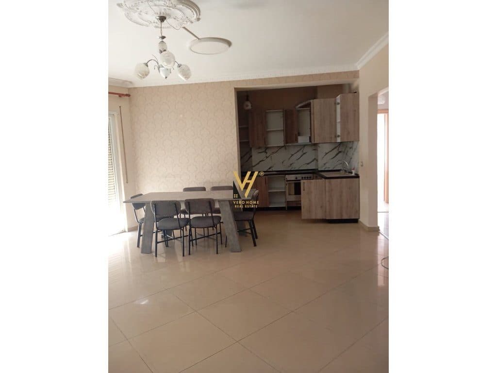 JEPET APARTAMENT 3+1+2+BLK ME QERA NE ASTIR 70.000 LEKE 2