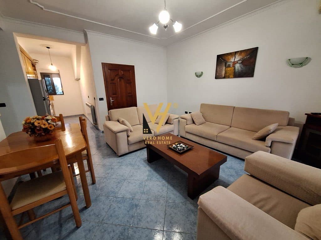 JEPET APARTAMENT 2+1+3 BLK ME QERA TE BULEVARDI I RI 55.000 LEKE