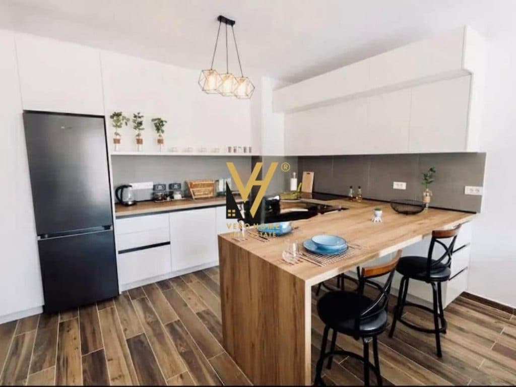 JEPET APARTAMENT 1+1+BLK ME QIRA TE RRUGA BARRIKADAVE 900 EURO 3