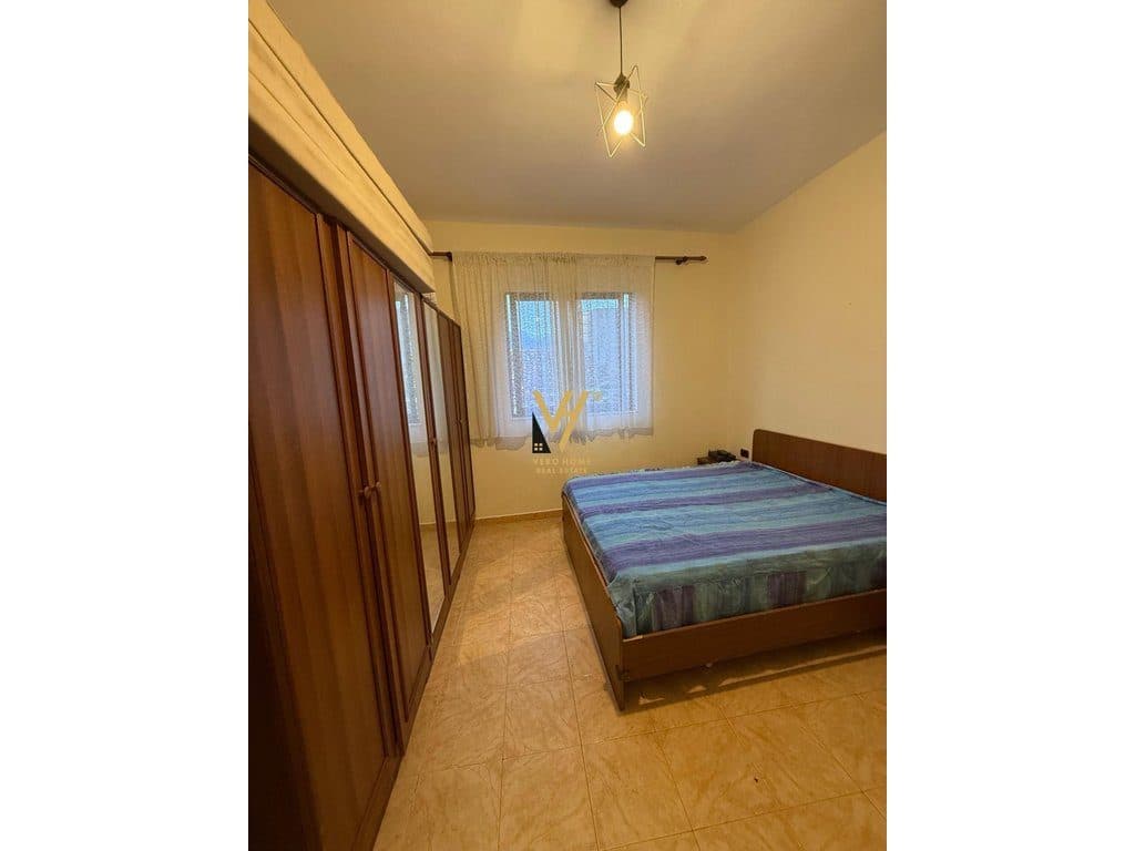 JEPET APARTAMENT 1+1+BLK ME QERA TE STACIONI TRENIT 40.000 LEKE 4