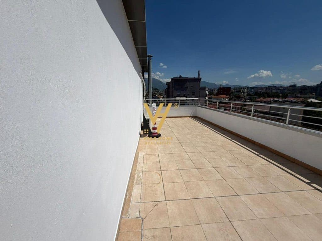 JEPET APARTAMENT 1+1 ME QERA NE VASIL SHANTO 750 EURO 4