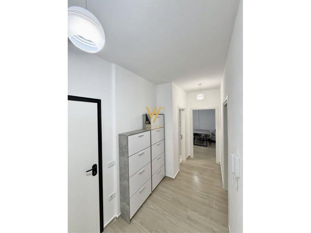 JEPET APARTAMENT 2+1+2+BLK ME QERA TE UNAZA E RE 60.000 LEKE 3