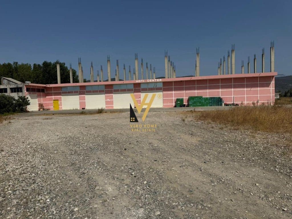 JEPET MAGAZINE 6.000 M2 ME QIRA TE KRYQEZIMI I RRILES, LEZHE 4.000 EURO 3