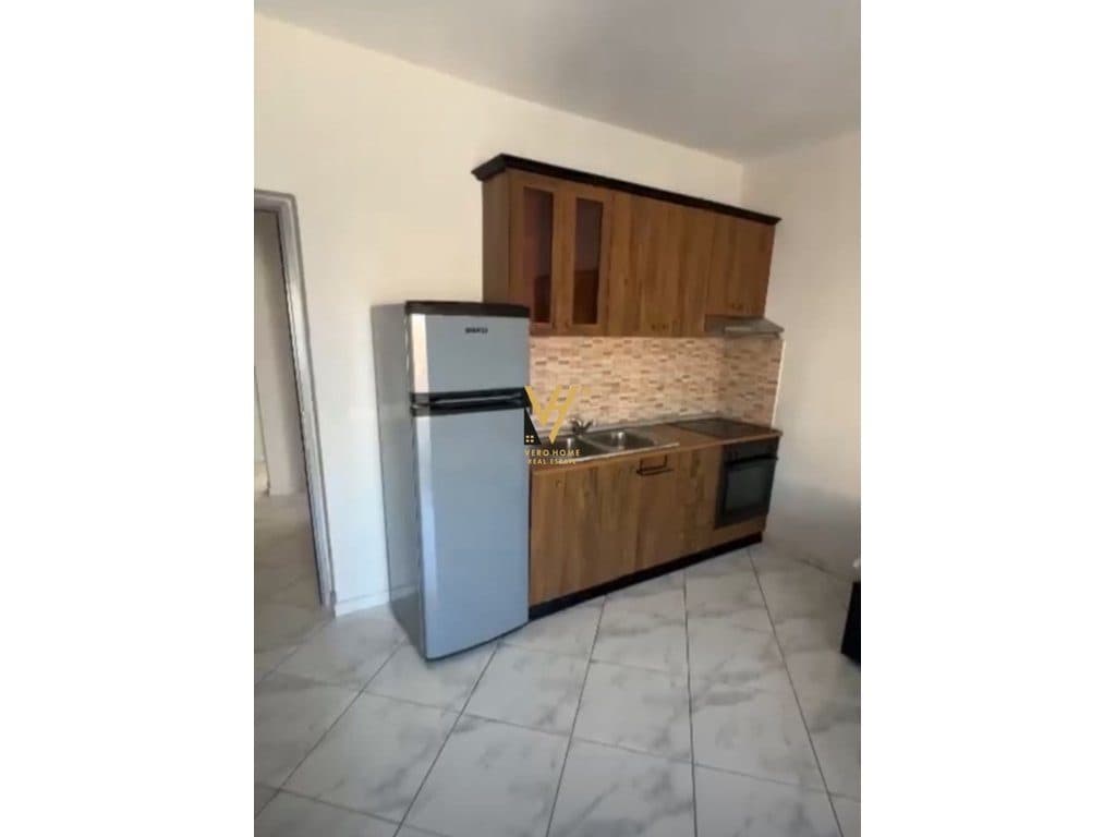 JEPET APARTAMENT 1+1+2BLK ME QIRA TE RRUGA ELBASANIT 60.000 LEKE 2