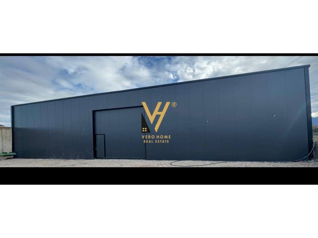 JEPET MAGAZINE 340 M2 ME QERA NE KAMEZ 1.500 EURO