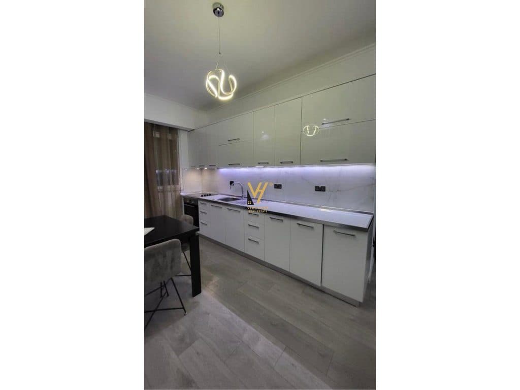 JEPET APARTAMENT 2+1 ME QIRA TE KOPSHTI ZOOLOGJIK 55.000 LEKE 2
