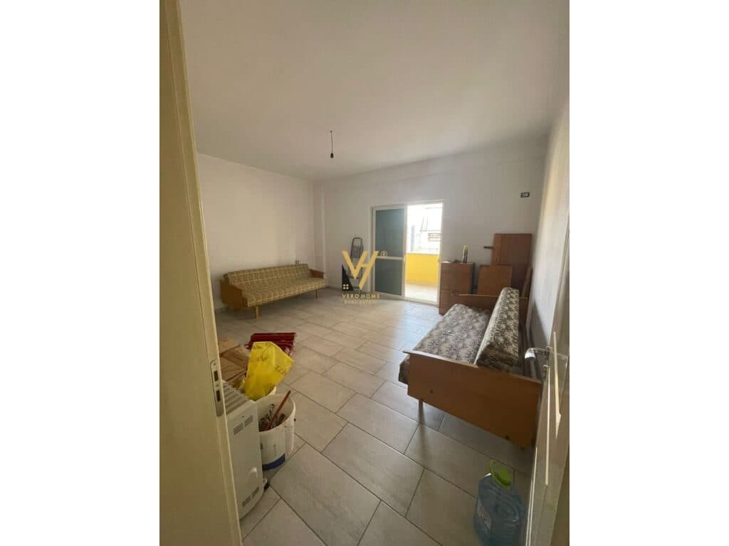Jepet Apartament 3+1+2+ballkon me qera te Kodra e Diellit 230 m2