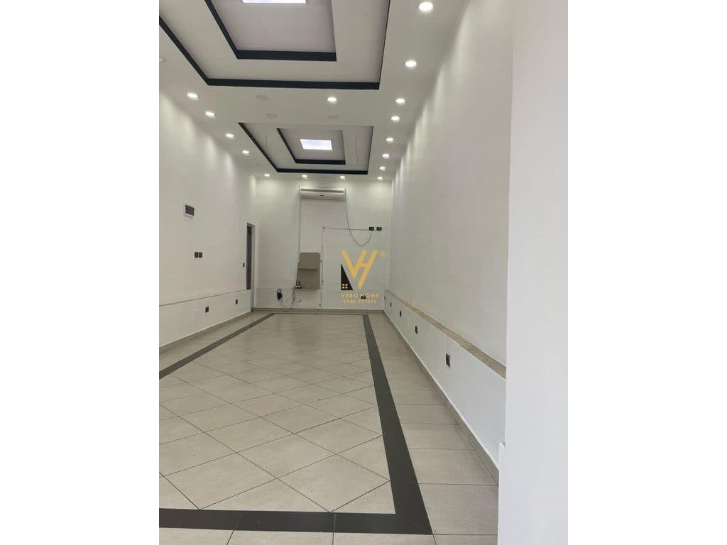 JEPET AMBIENT 43 M2 ME QERA TE RRUGA BARDHYL 700 EURO