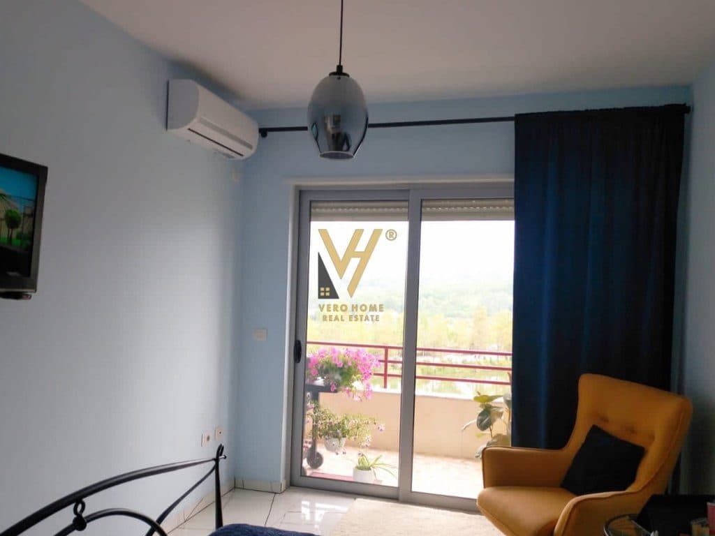 JEPET APARTAMENT 3+1+2BLK ME QERA TE LIQENI THATE 1.300 EURO 2