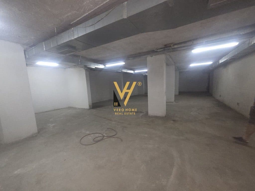 SHITET AMBIENT BIZNESI 350 M2 TE SHKOLLA E KUQE 25.000.000 LEKE