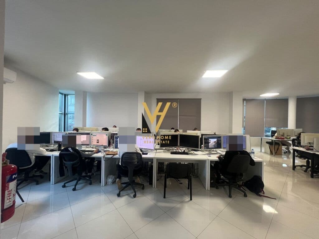 Jepet Ambient Biznesi me qera te Rruga Dritan Hoxha 600 m2 4