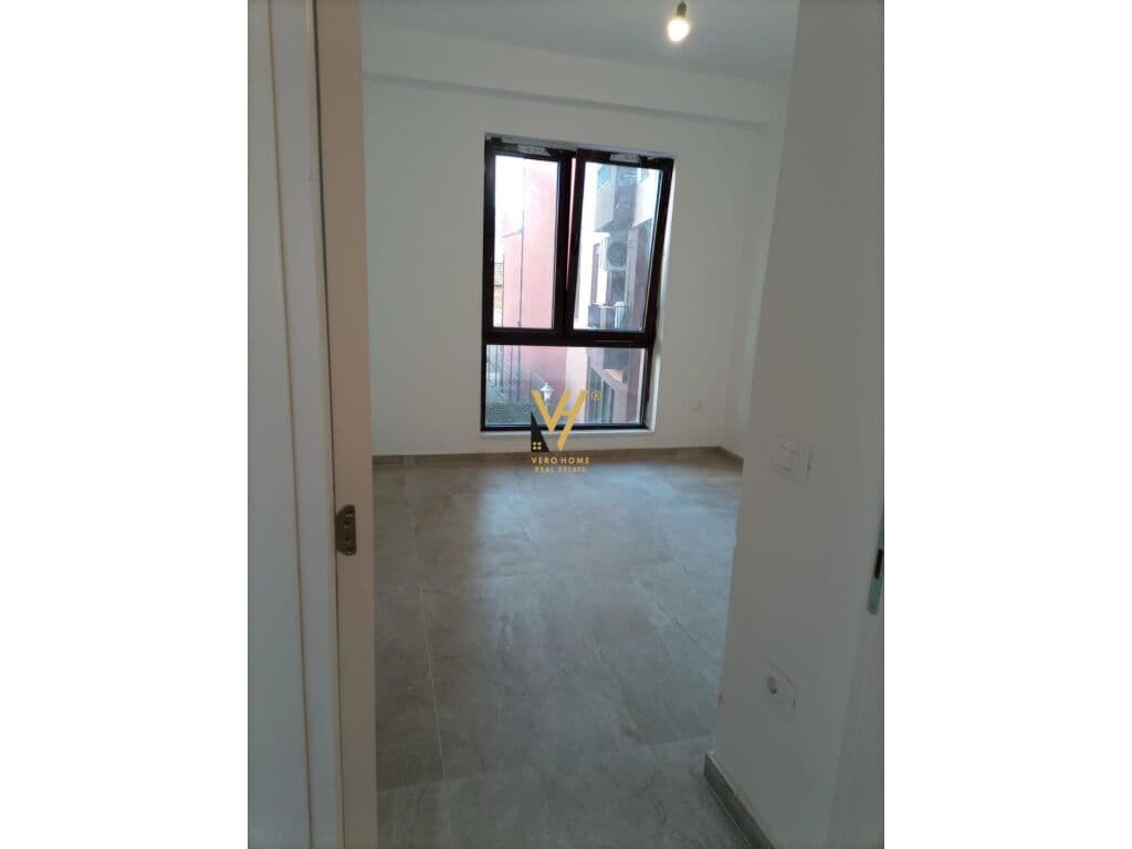 SHITET APARTAMENT 2+1 TE MYSLYM SHYRI 230.000 EURO