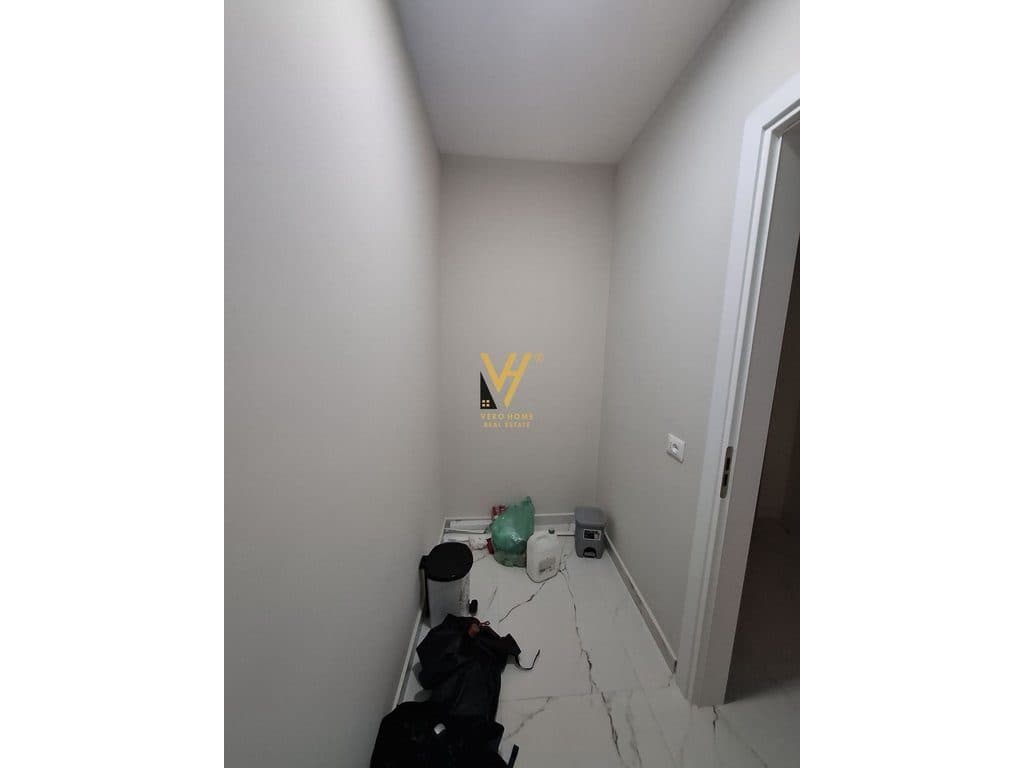 JEPET APARTAMENT 2+1+BLK ME QERA NE QENDER 1.000 EURO 4